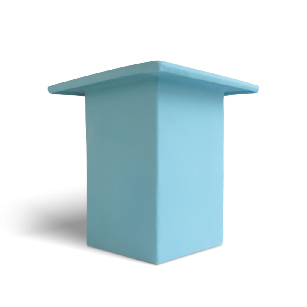 quad ceramic table corner view